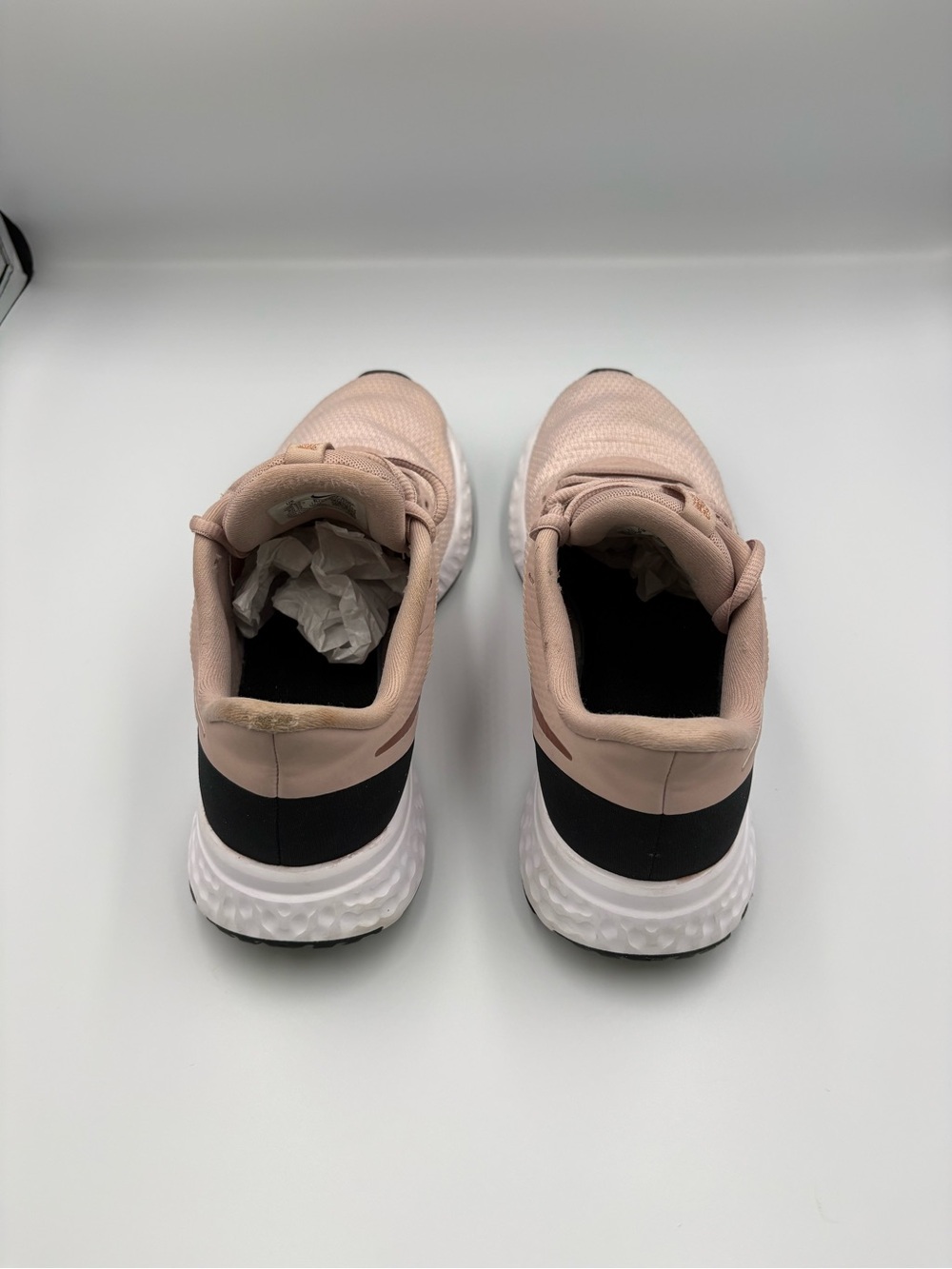 Women’s Nike Revolution Rose Gold SZ 9 - Picture 4 of 6